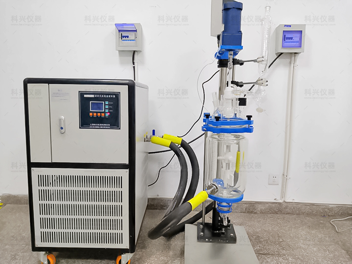 上?？婆d儀器與四川某大學(xué)合作現(xiàn)場(chǎng)